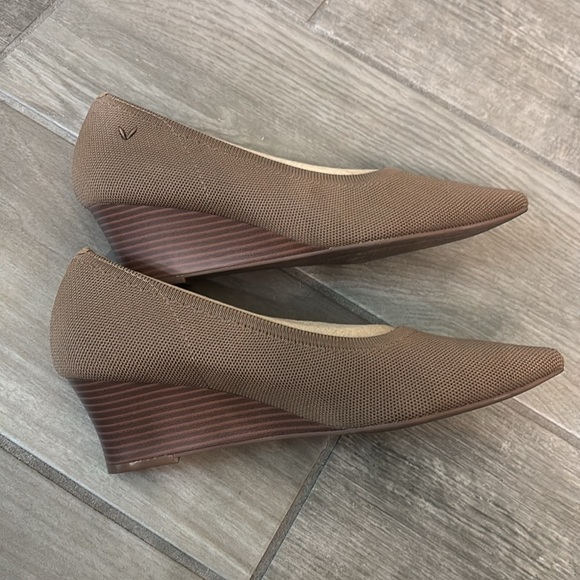 Vivaia Aria wedges; 39.5 (8.5us) in espresso, w/ ORIGINAL BOX! Great condition! - Picture 3 of 6